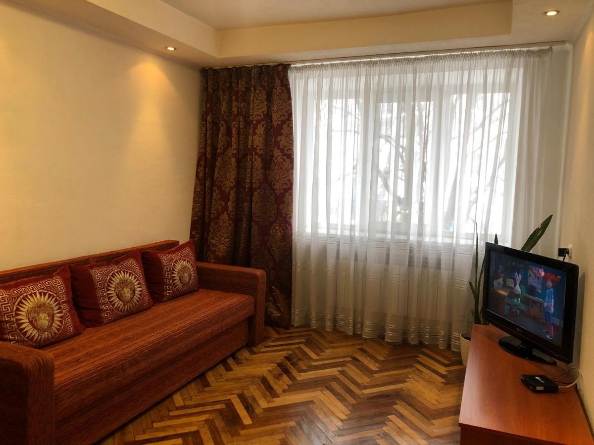 On Peremohy Avenue 16 Daily Rent Apartment *