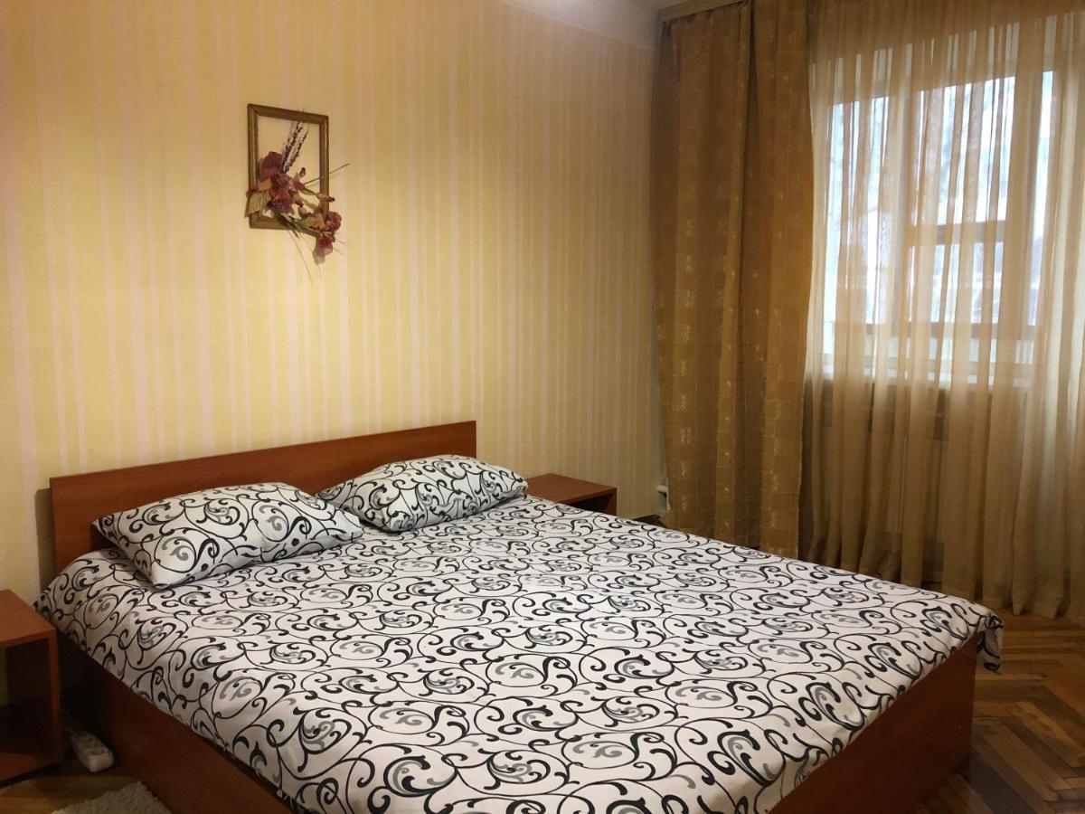 On Peremohy Avenue 16 Daily Rent *